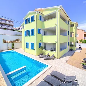 apartments-mali-nono.primorje-gorskikotar.com/