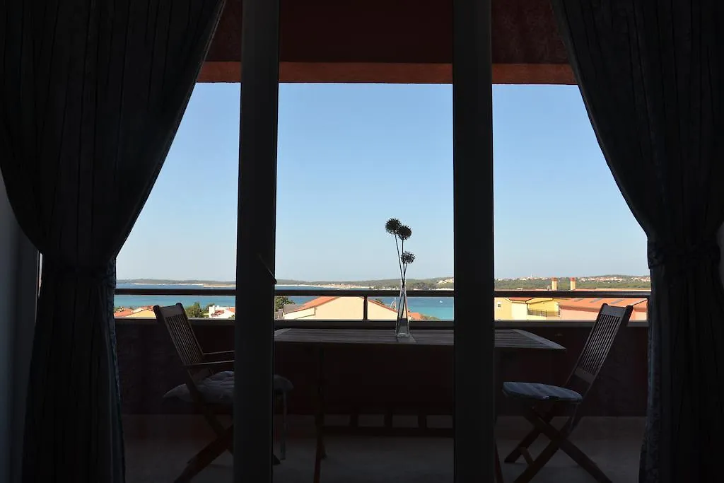 Apartments Roza Medulin 0*,